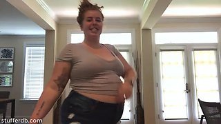 Fatty tries on old clothes