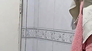 He Fucks Her in the Shower, Delicious Sex with an 18-year-old Woman While She Bathes