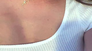 Amateur wild chick solo masturbation