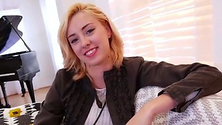Smoking hot blonde is ready to do porn