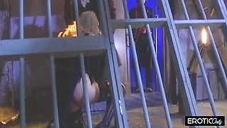 Dominatrix gets ass spanked