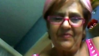 Granny, 60 yo, shows herself on webcam! Amateur!