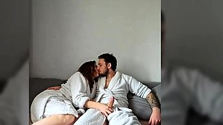 This couple have fun fucking and welcomf everyone