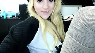 blonde teen pregnant girl has her pussy masturbated