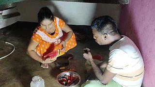 Hot Village Bhabhi Kitchen Sex with Stranger - Desi Homemade XXX