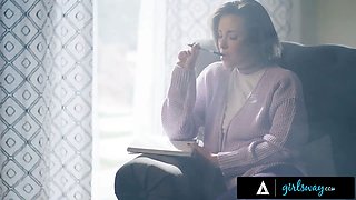 Girlsway - glamour writer Casey Calvert has moist strap-on fuck with Kira Noir for novel inspiration
