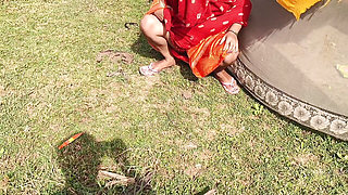 Village Indian aunty Fucked by his at field and cum inside her tight pussy , watch free HD Desi Hindi sex video