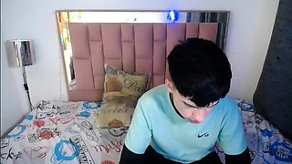 Amateur teen blowjob and cumshot from a guy