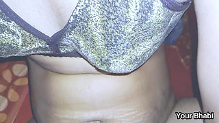 Indian Hot Bhabhi Removed the Water by Fingering Pat 1