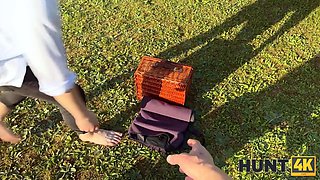 Pound At The Pond - Vip4k