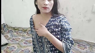 Little step sister ko bathroom me patak ke jabar dasti pela