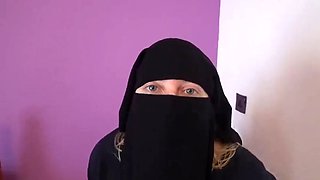 I dance in a burqa and niqab barefoot and masturbate