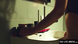 Oxana Chic In Kinky Beauty Fucks Her Wet Pussy To Orgasm With A Lit Candle