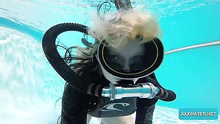 Conquering Jason - underwater babe action - Underwater Show