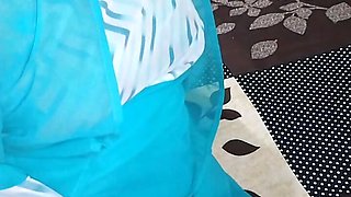 Bf k sath video call sex karte huye stap dad ne pakad liya punishment me meri gand maar di