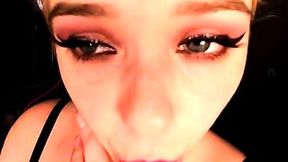 Brunette Solo Webcam Masturbation