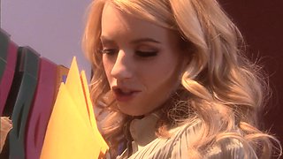Gorgeous minx sex emotional video