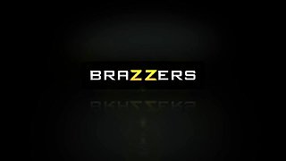 Hold That Shot With Jessy Jones, Rachel Roxxx - Brazzers