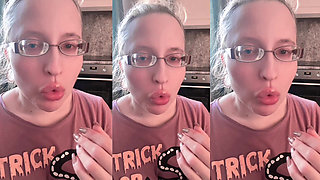 Asmr Huge Bubble Gum Sound Effects Listen in Headphones