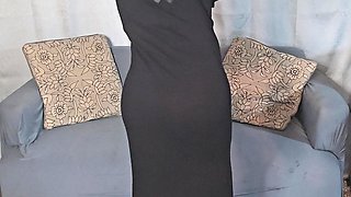 Olied Striptease Lots of Layers Mia Niqab