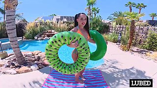 Spinner Slut Gets Her Guts Crushed Under The Sun