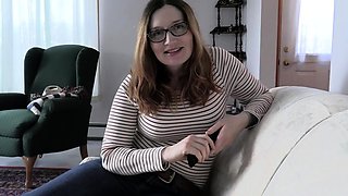 Bettie Bondage – Family Movie Night