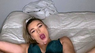 Piss fetish WAM gal solo toys