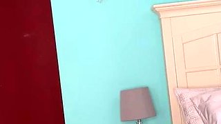 Cumshot amateur MILF suck and jerks dude in the bedroom
