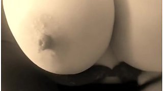 Milf Arrapata Si Masturba