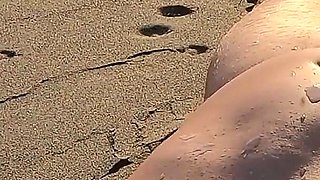 Beach Handjob: Beauty in Bikini Makes Him Get a Huge Cumshot at the Beach