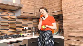 Laurel Lagne has intense orgasms in her kitchen - WeAreHairy