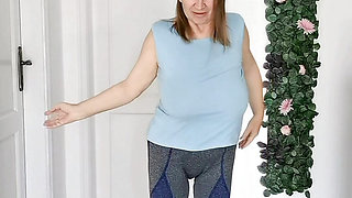 Granny with huge boobs is jumping merrily and her boobs are jumping too