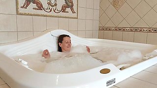 I Bathed My jungle in a Jacuzzi. Hairy Woman Wery Wet