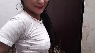 Cute school girl ko paise dekar jabar dasti pel diya