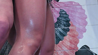Oiled up Amateur MILF Orgasms Beautifully When Fucked