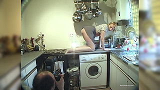 Pretty Amateur Sarah Does Her First Ever Nude Photoshoot