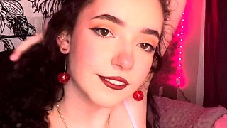 Amateur Foot Fetish Girlfriend Sucks and gives a Footjob