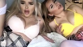 Amateur Webcam Teen Masturbates And Teases