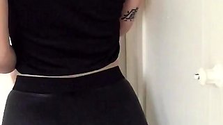 Big boob brunette masturbates on webcam