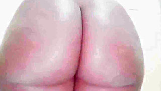 Big Bouncy Ass Chiqshowing off Big Clit and Ass to Be Fucked