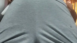 White big butt bottom takes 9 inch BBC ,