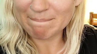home made amateur blonde Masturbating