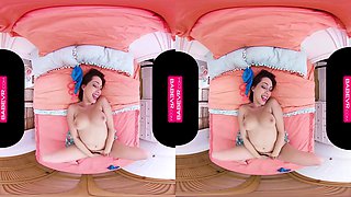 Virtual Reality, Jenna Sativa And Brunette Babe - Has Huge Morning Lust