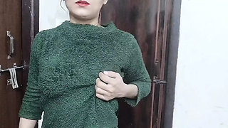 Indian college girl ko hotel me jabar dasti doodh daba kar pela