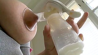 Katerina Hartlova ( . Y . ) Breast milk pump 1