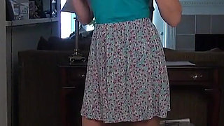 American MILF Eva Griffin Spreads Her Butterfly Labia