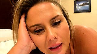 Sexy hottie Anetta Keys enjoys a solo toy masturbation