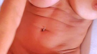 Sexy hottie Anetta Keys enjoys a solo toy masturbation
