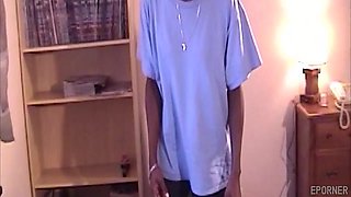 Ebony naked beauty porn clip