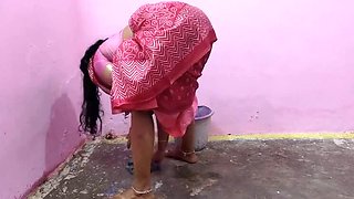 Desi Aunty Cleaning Floor Gets Undressed & Fucked Hard - Mature Indian Bhabhi Creampie